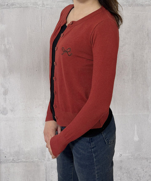 ワンポイントカーディガン リボン刺しゅう ニットトップス レディース 前開き ニットアウター クルーネック ニットセーター 韓国風 カジュアル ニット羽織 着回し 24TPS-052